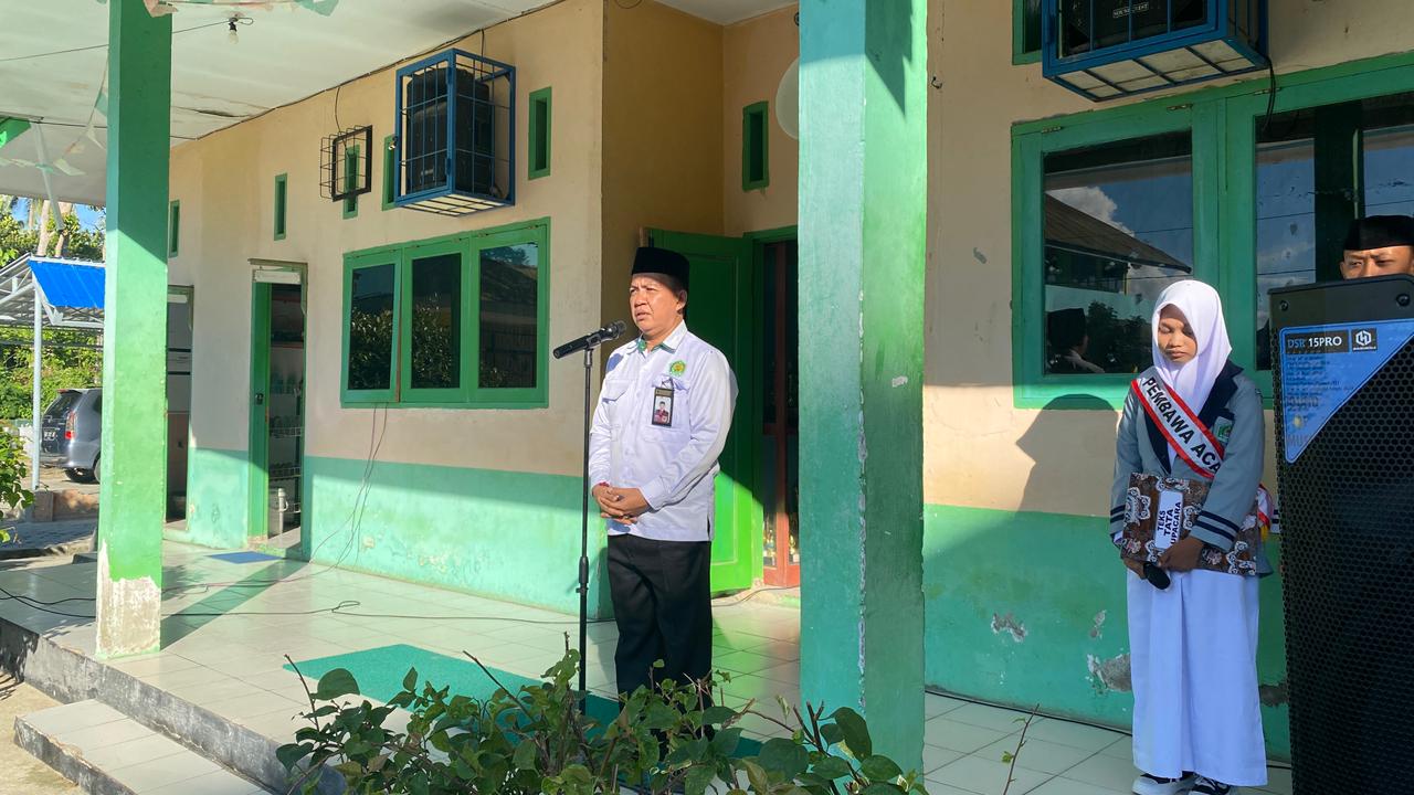 Plt. Kasi Pendis Kemenag Parigi Moutong Resmi Buka Ujian Madrasah di MAN 2 Parigi, Tekankan Semangat Belajar dan Integritas