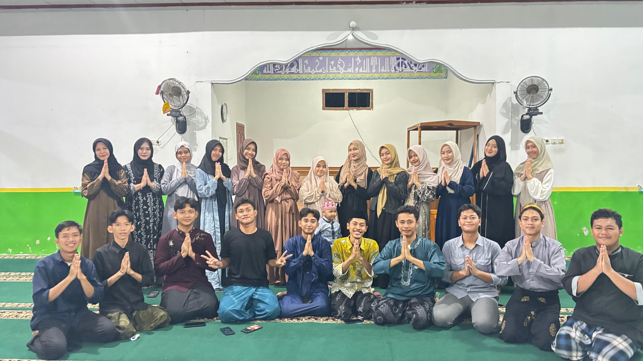 Kebersamaan yang Menghangatkan: Buka Puasa Bersama Kelas XII REG C MAN 2 Parigi