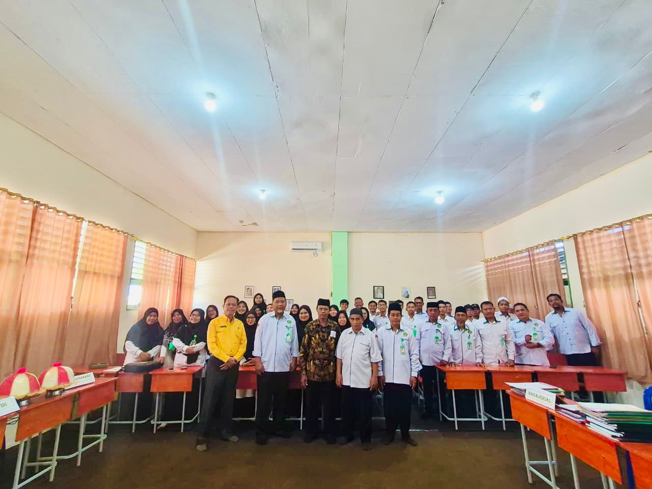 Tim Pengawas Lakukan Penilaian Kinerja Kepala Madrasah di MAN 2 Parigi