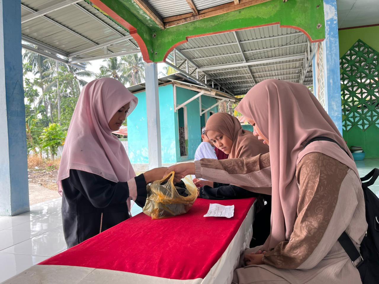 OSIM MAN 2 Parigi Kelola Zakat Fitrah, Wujud Kepedulian Sosial di Bulan Ramadan