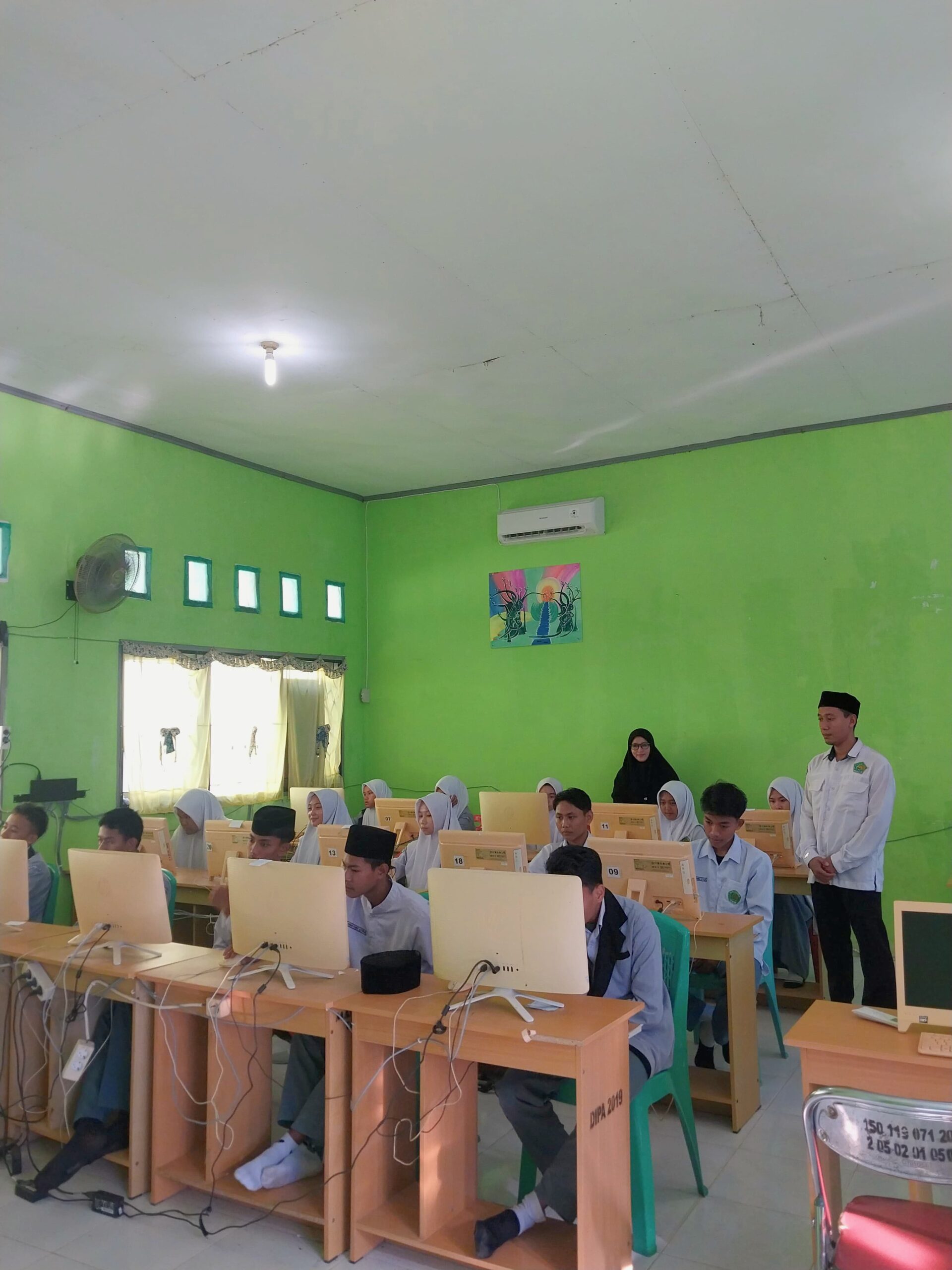 MAN 2 Parigi Sukses Laksanakan ANBK 2025 dengan Lancar dan Tertib