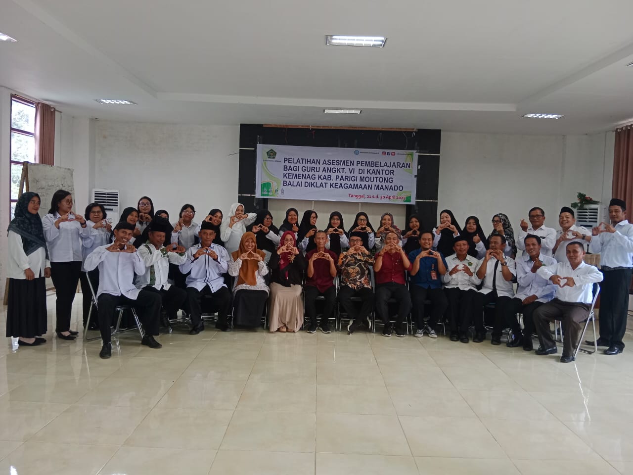 Guru MAN 2 Parigi Ikuti Pelatihan Asesmen Pembelajaran di Manado